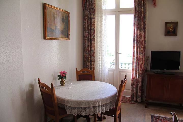 Dining Photos