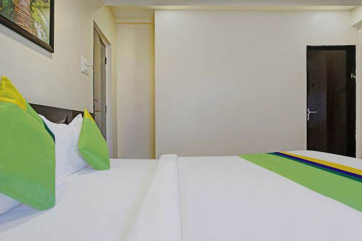 Room 17 of 36
