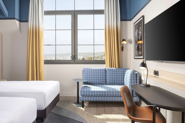 Room 12 of 47