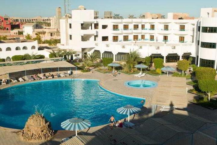DESERT INN HOTEL
