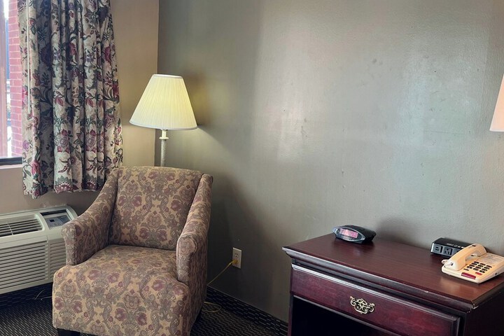 Room 12 of 39
