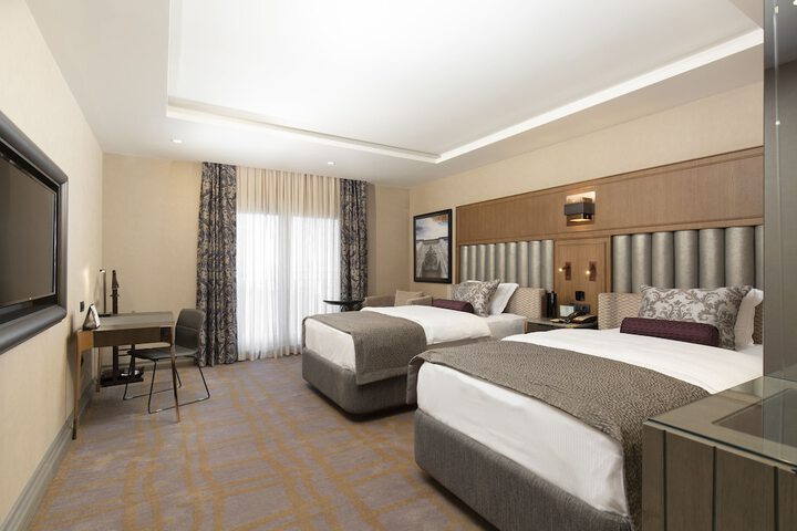 Room 22 of 204