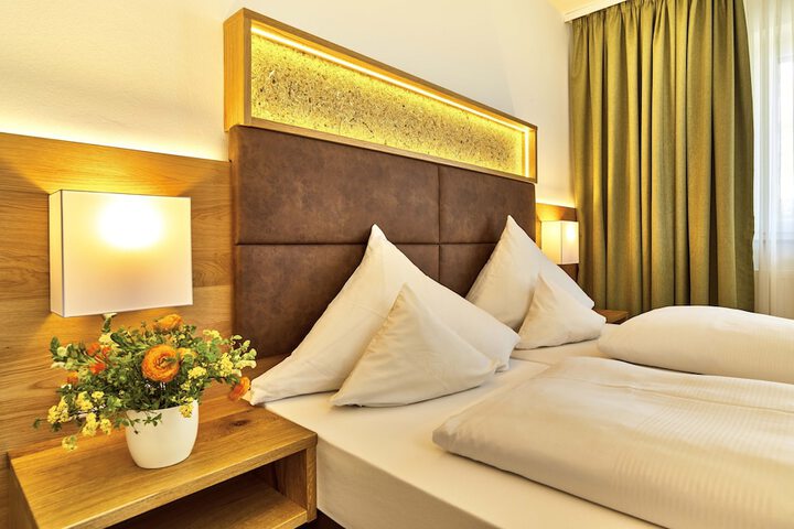 Room 4 of 71