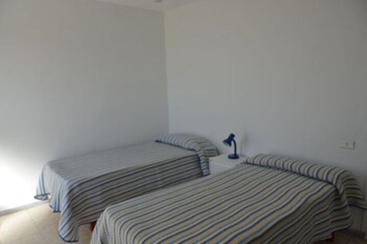 Room 9 of 13