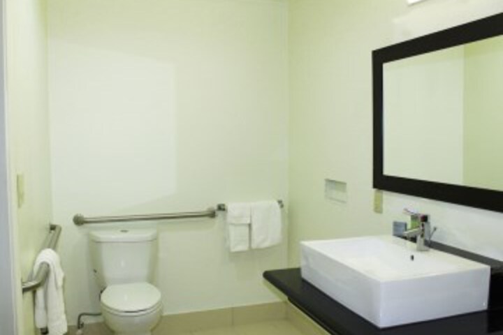 Room 14 of 27