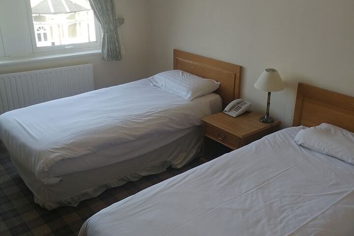 Room 6 of 36