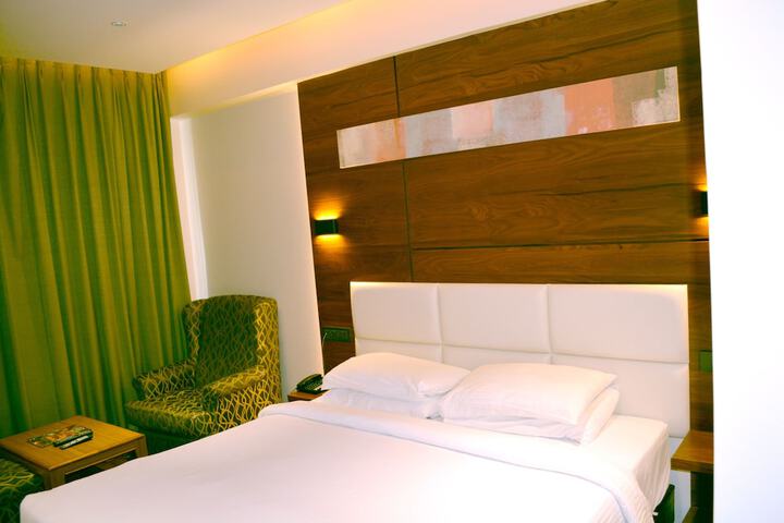 Room 2 of 27