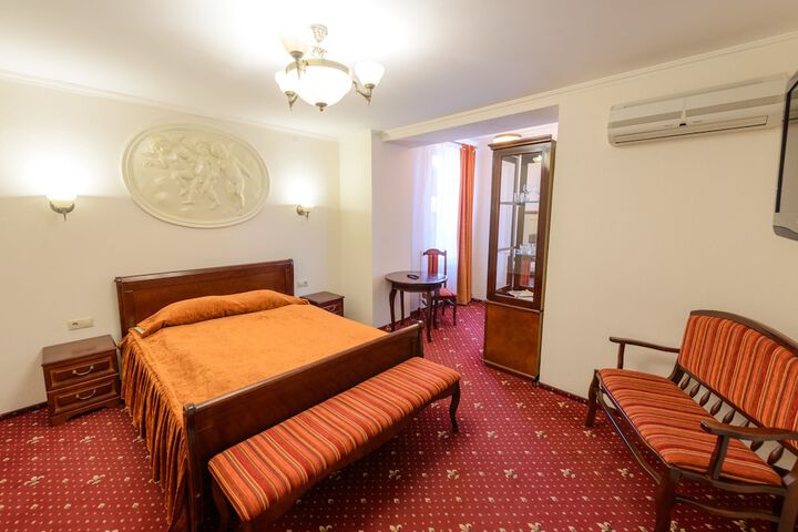 Room 1 of 15