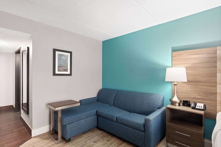 1 King Bed 1 Sofa Bed Kitchenette (11 of 17)