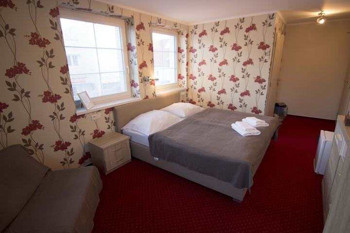 Room 6 of 34