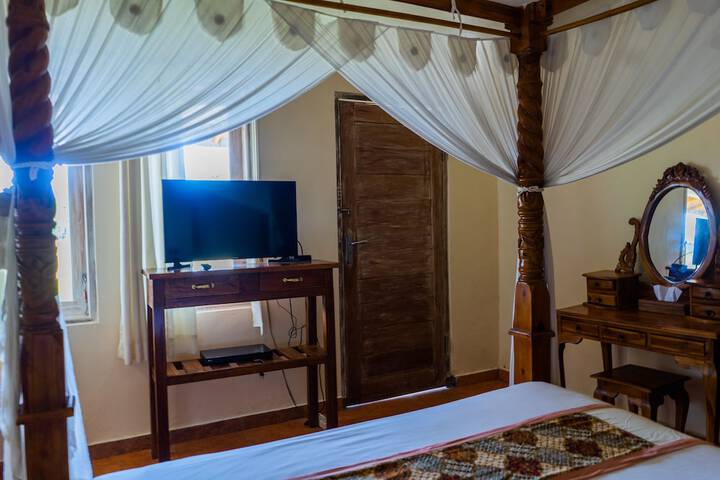 Room 43 of 174
