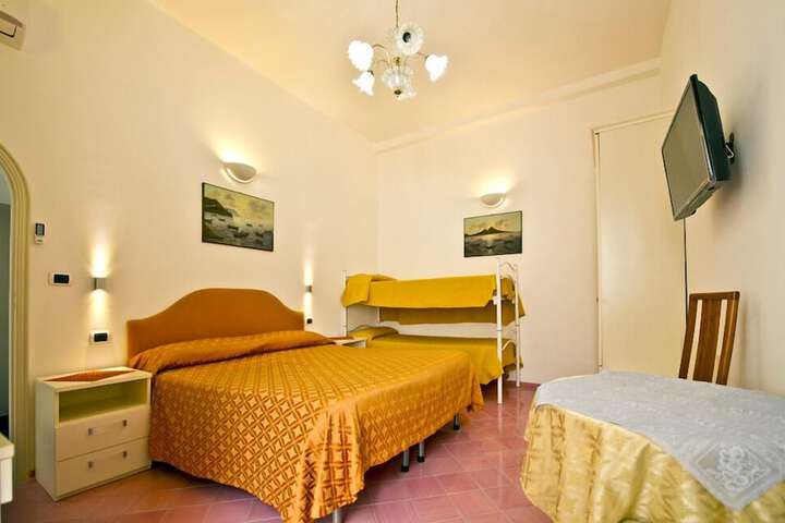 Room 14 of 21
