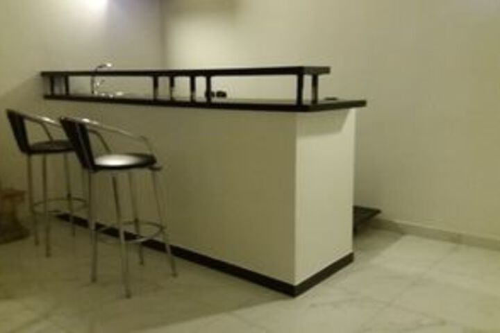 Lounge 20 of 25