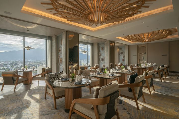 Dining 62 of 91