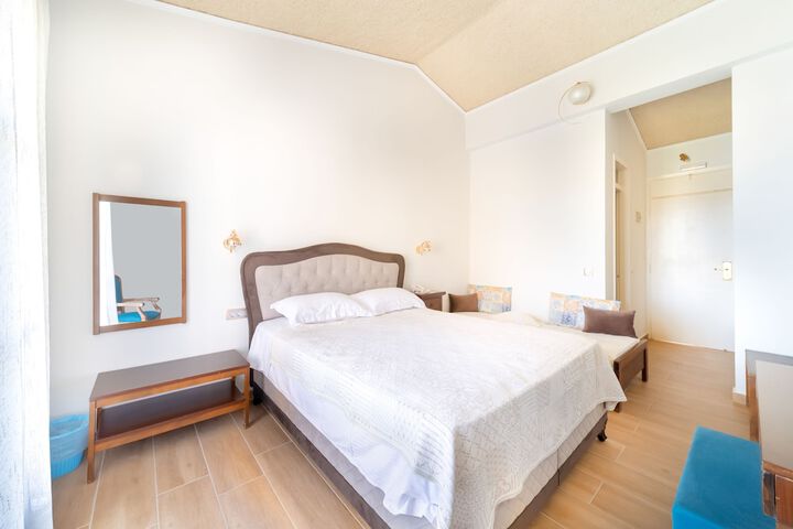 Room 42 of 126