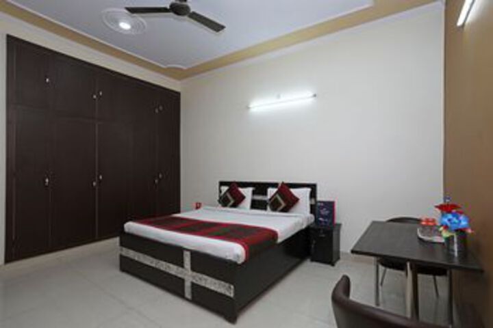 Room 14 of 28
