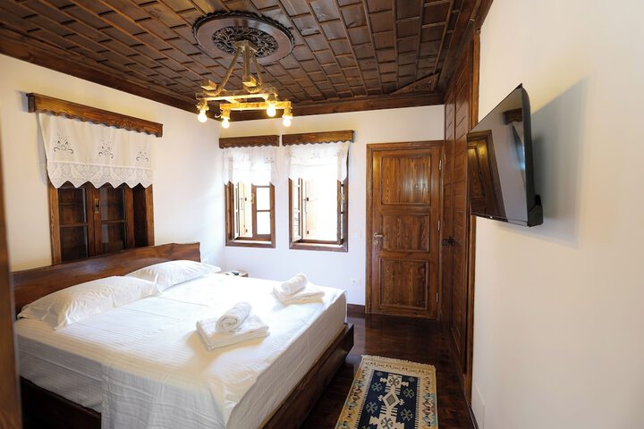 Room 7 of 43
