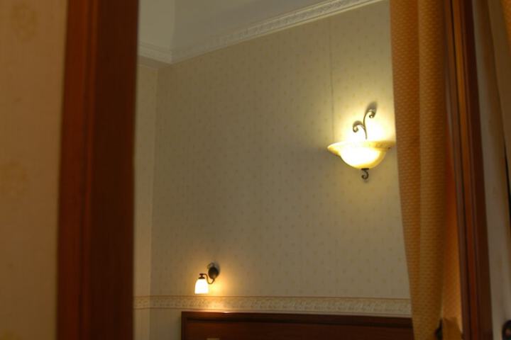 Room 24 of 38
