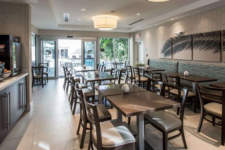 Breakfast area