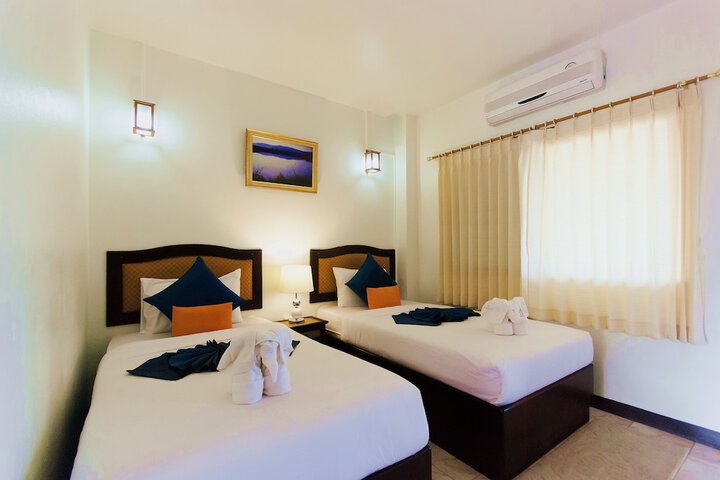 Room 6 of 42