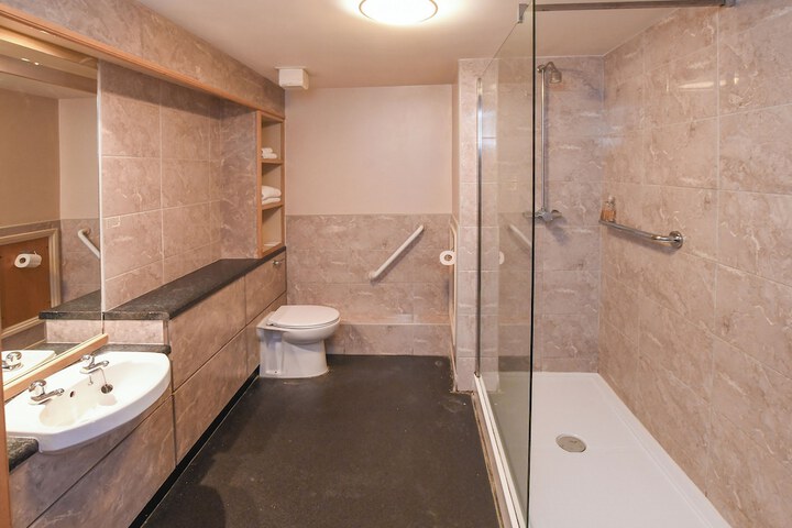 Room 164 of 216