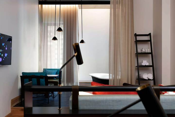 Room 15 of 58