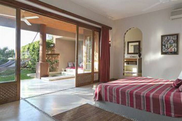 Room 8 of 32