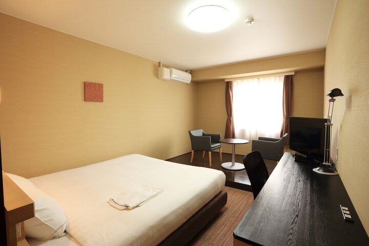 Room 7 of 35