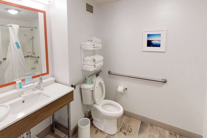 Bathroom shower