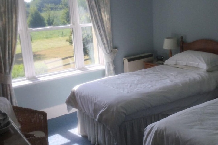 Room 5 of 7