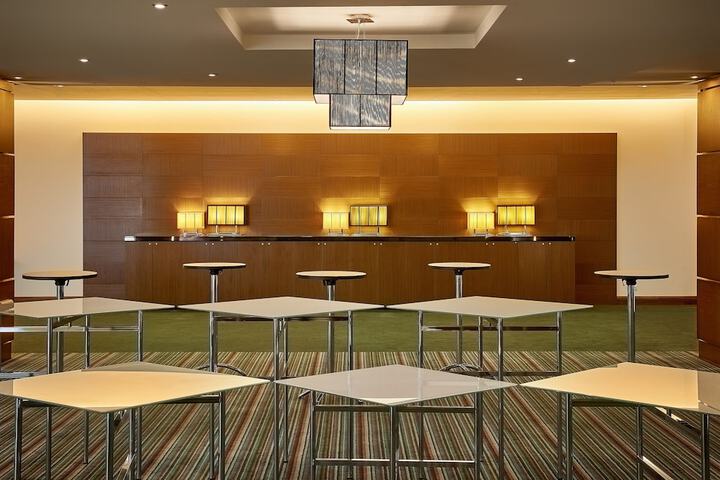 Ballroom/Hall 195 of 228