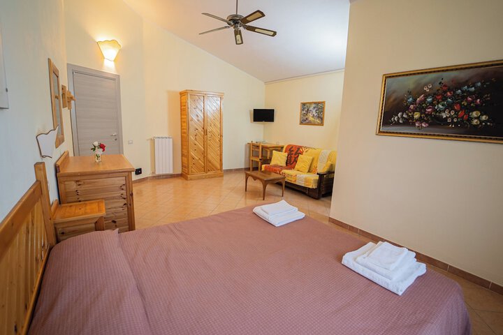 Room 5 of 65