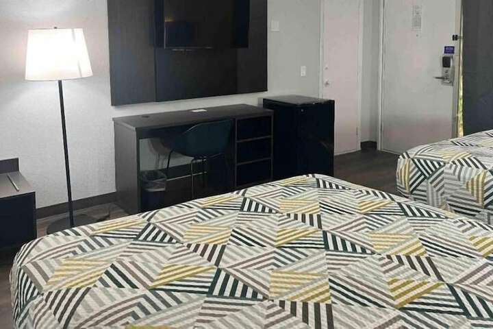 Room 32 of 51