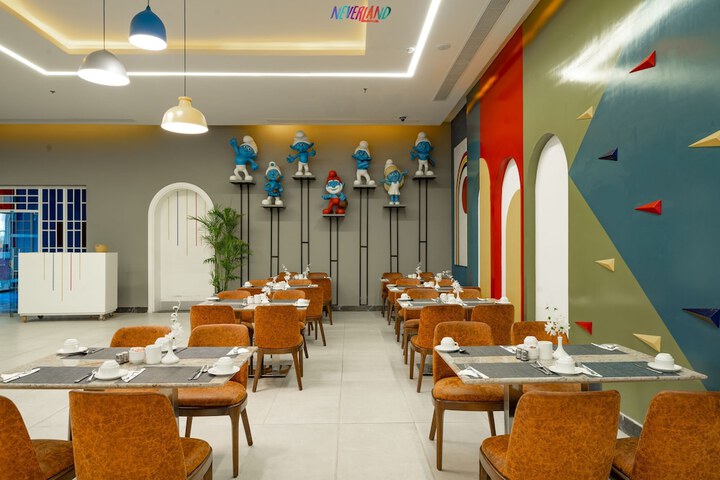Dining 122 of 208