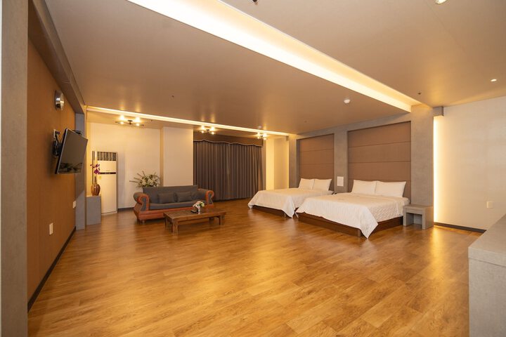 Room 20 of 23