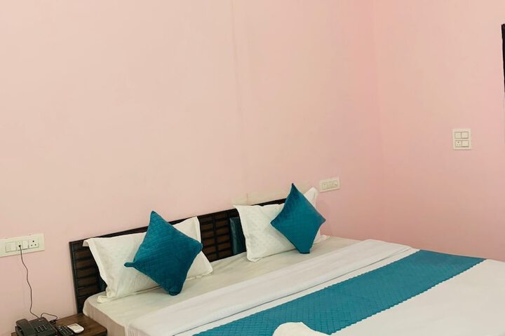 Room 4 of 14