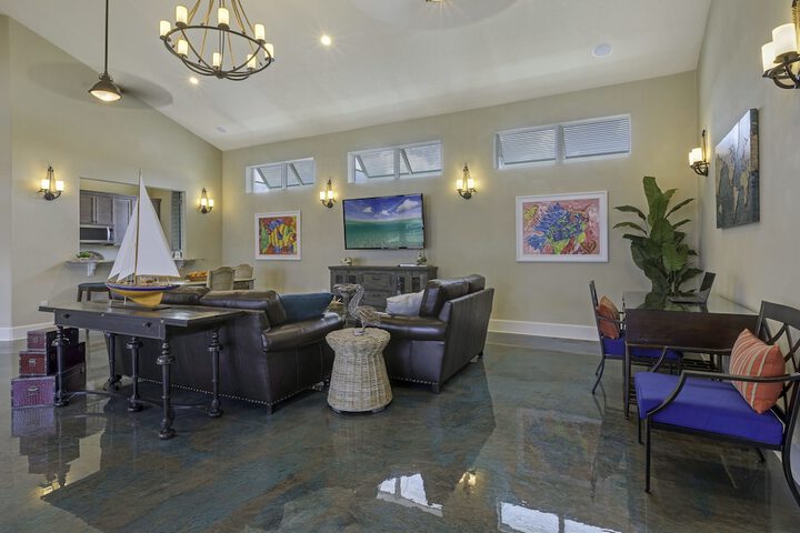 Business Center 67 of 73