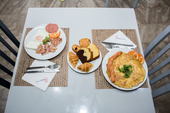 Breakfast/Coffee Service 44 of 62
