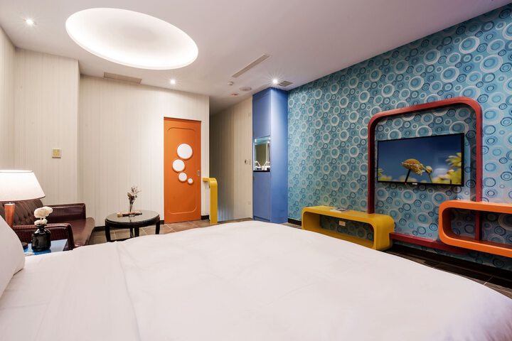 Room 27 of 86