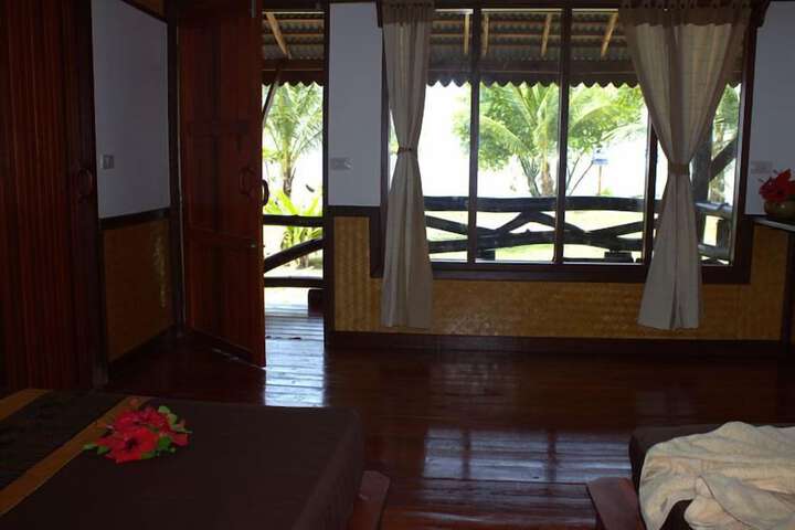 Room 4 of 50