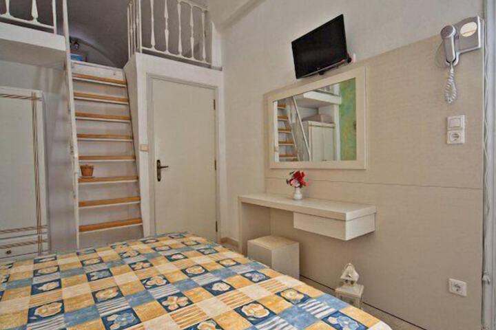 Room 13 of 39