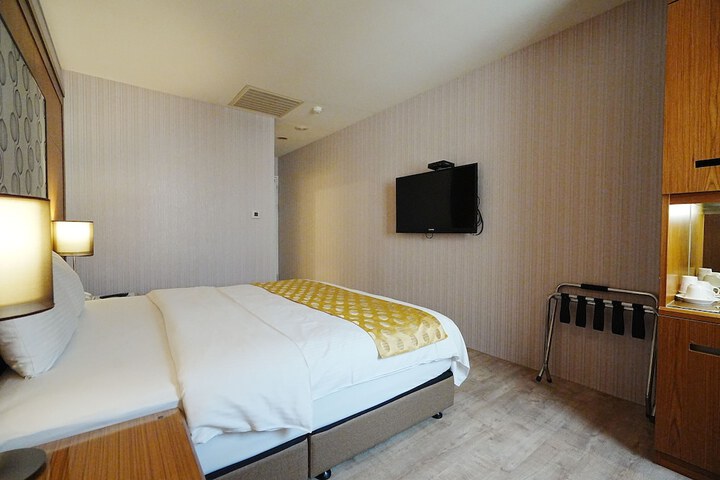 Room 16 of 61