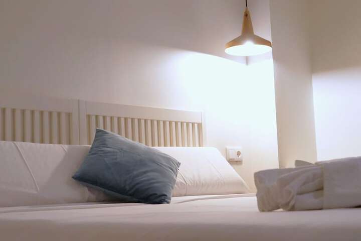 Room 12 of 83