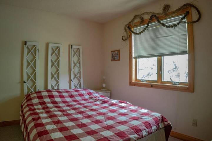 Room 4 of 20