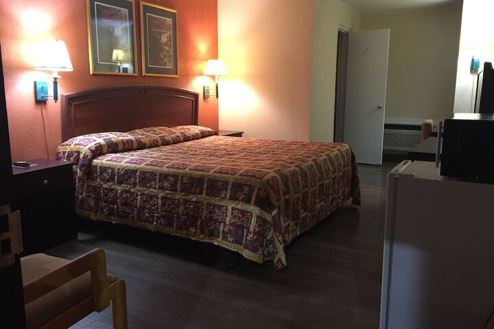 Room 3 of 17