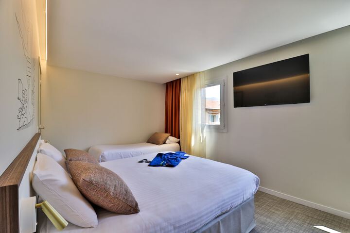 Room 17 of 80