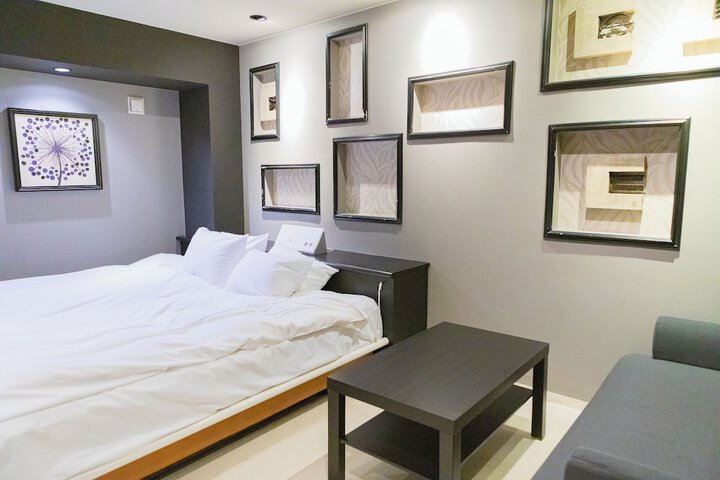 Room 52 of 257