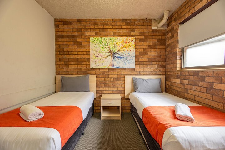 Room 27 of 42