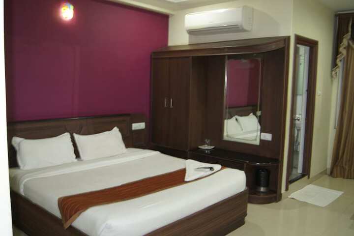 Room 8 of 42