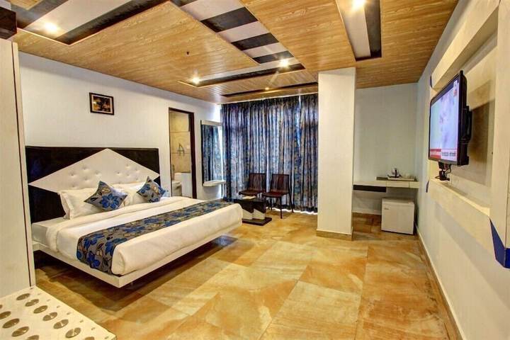 Room 14 of 20